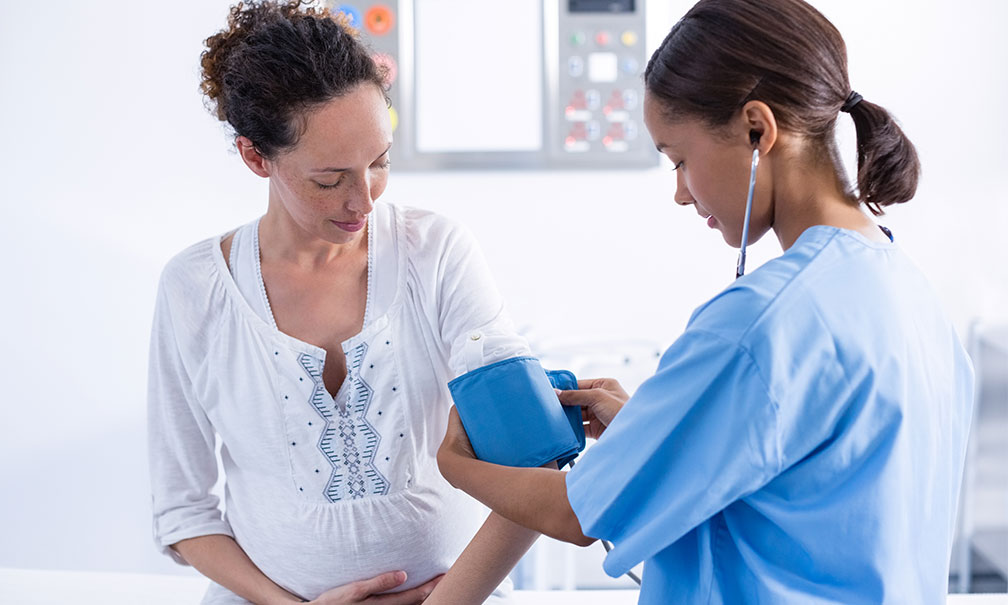 nurse-taking-blood-pressure-desktop