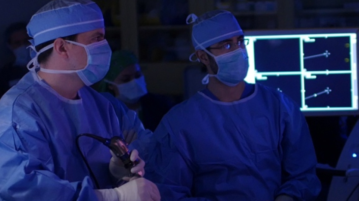 Dr. Tim DeKlotz and Dr. Amjad Anaizi in the OR